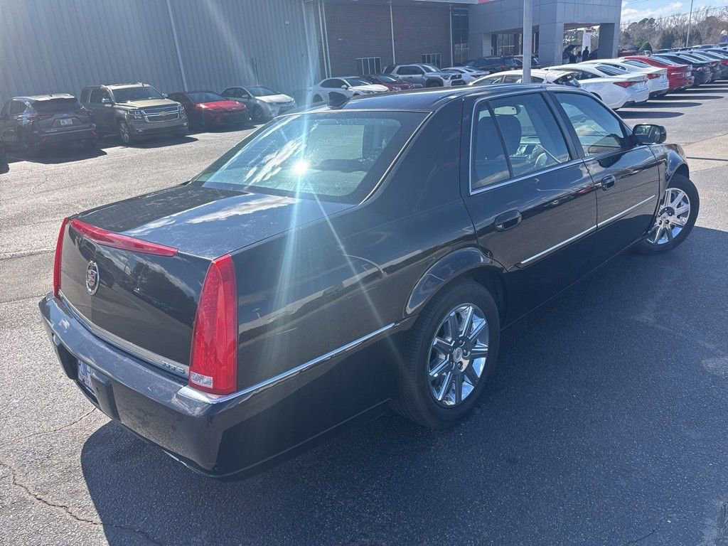 Used 2011 Cadillac DTS Premium FWD image 4