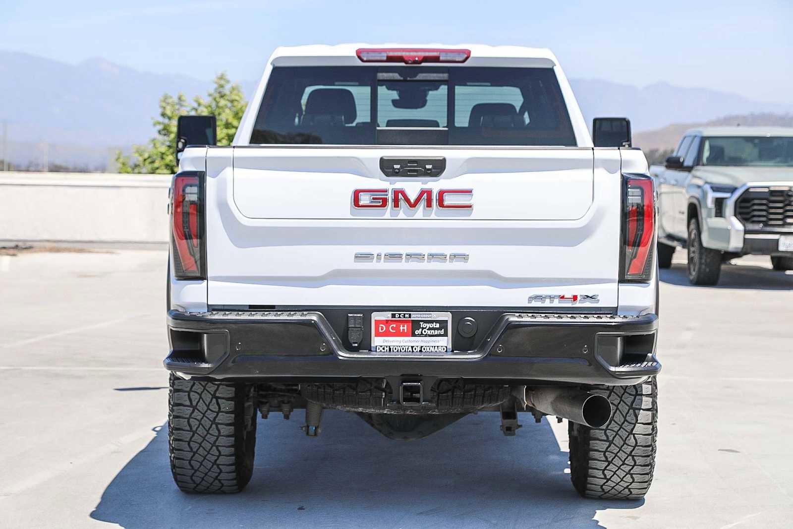 Used 2024 GMC Sierra 2500 AT4X AWD/4WD image 6