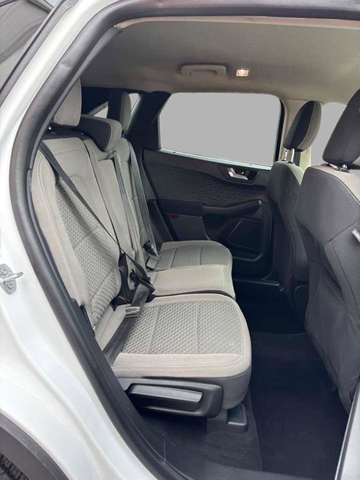 Used 2020 Ford Escape SE image 29