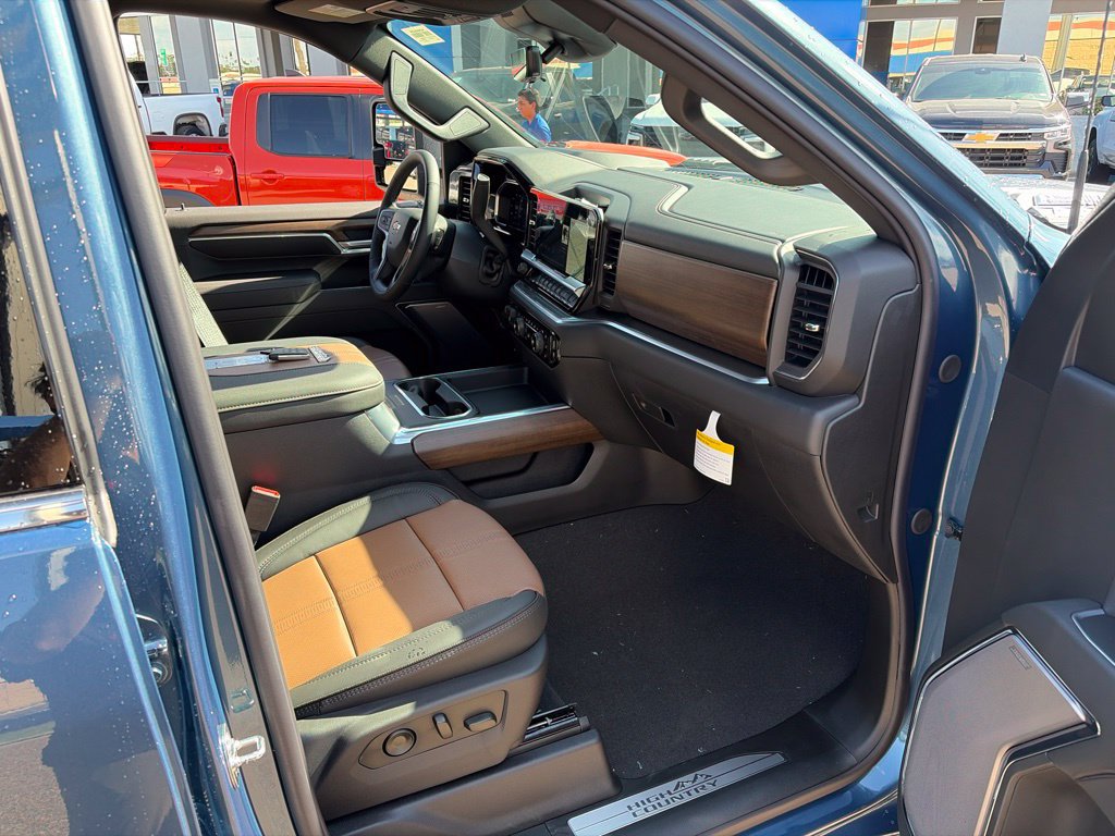New 2026 Chevrolet Silverado 2500 High Country w/ High Country Premium Package AWD/4WD image 10
