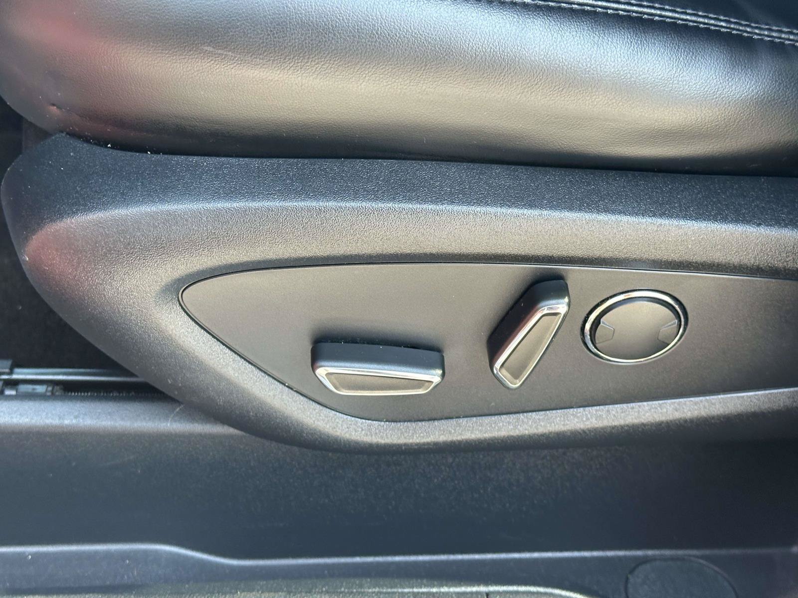 Used 2015 Lincoln MKC FWD w/ Equipment Group 102A Reserve image 18