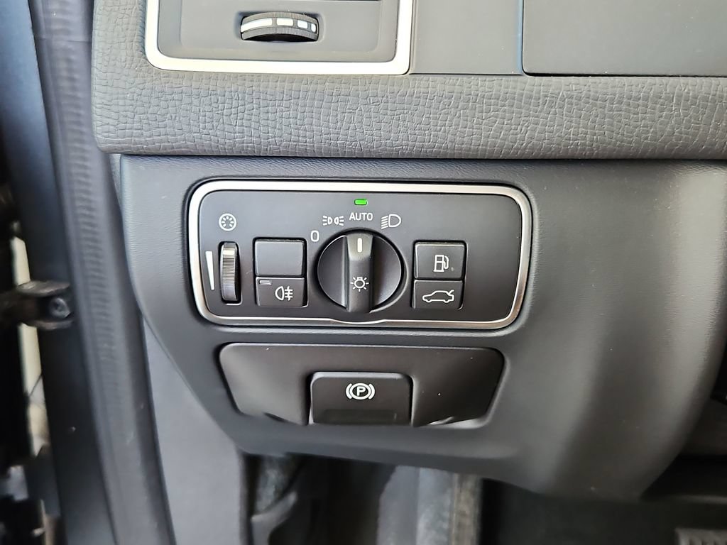 Used 2017 Volvo XC60 T5 Dynamic FWD image 15