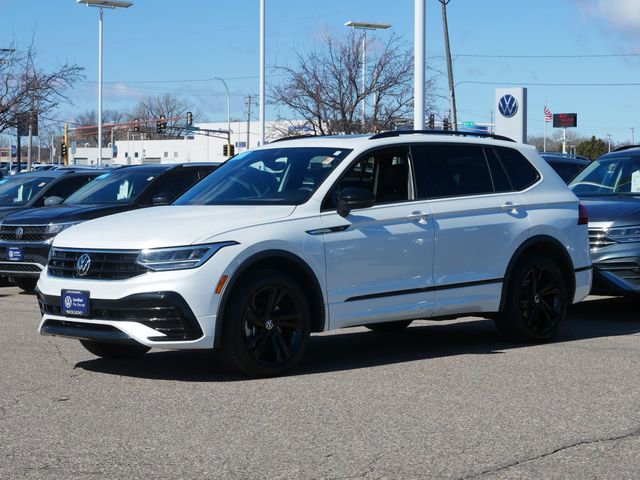 Certified 2023 Volkswagen Tiguan SE R-Line image 3