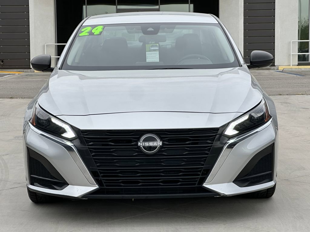 Used 2024 Nissan Altima 2.5 SV image 12