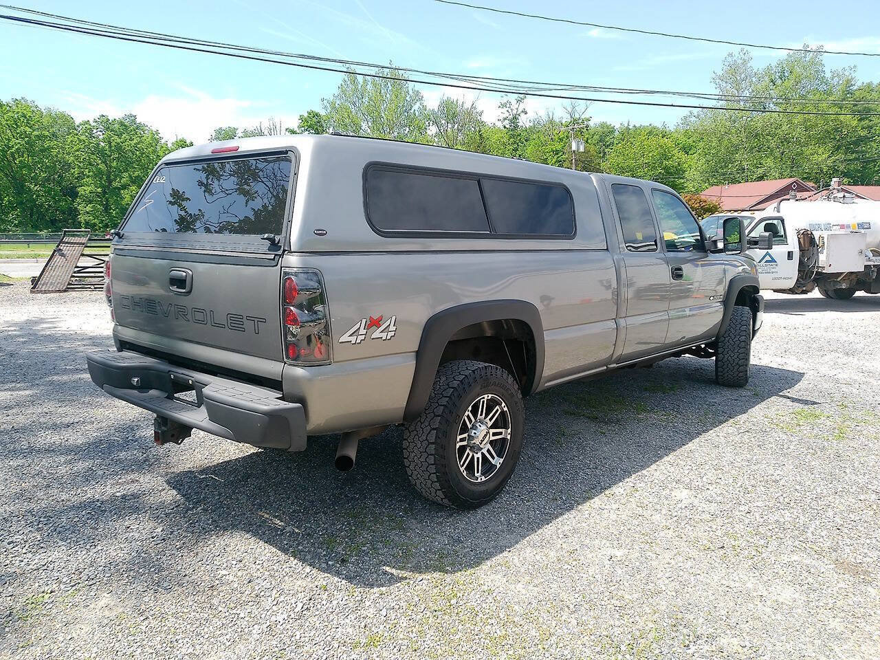 Used 2006 Chevrolet Silverado 2500 W/T w/ Skid Plate Package AWD/4WD image 6