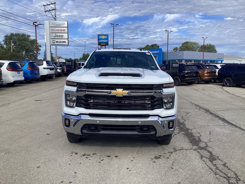 New 2026 Chevrolet Silverado 3500 LT w/ Safety Package AWD/4WD image 2