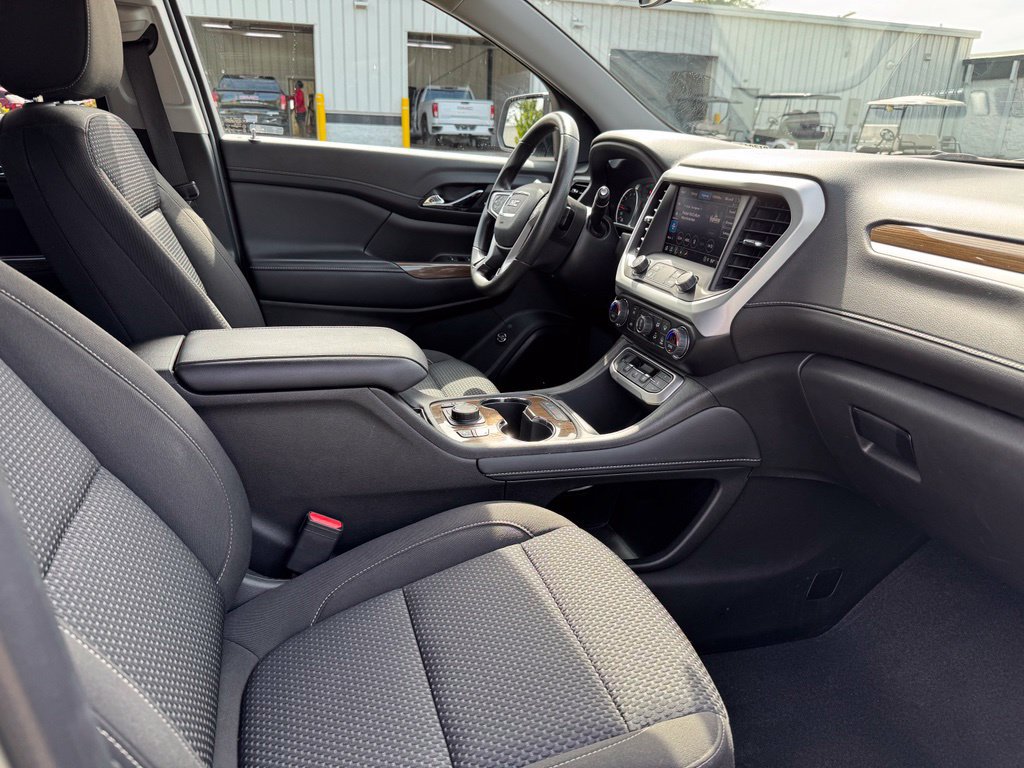 Certified 2023 GMC Acadia SLE w/ Driver Convenience Package AWD/4WD image 15