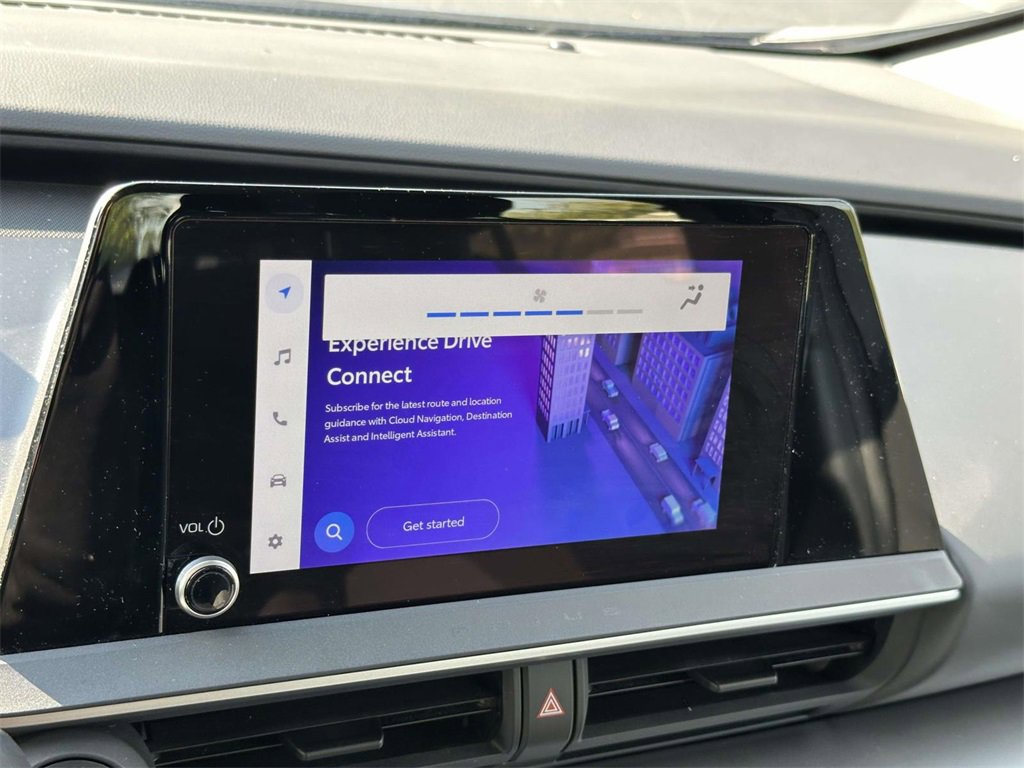 Used 2024 Toyota Prius LE image 3