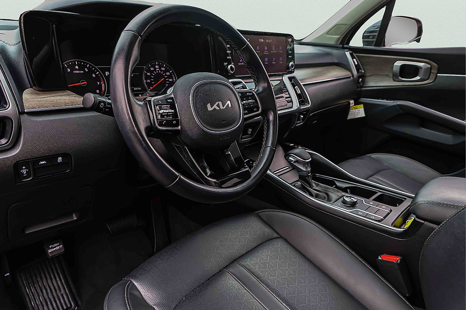 Certified 2023 Kia Sorento S w/ Panoramic Sunroof Package AWD/4WD image 7