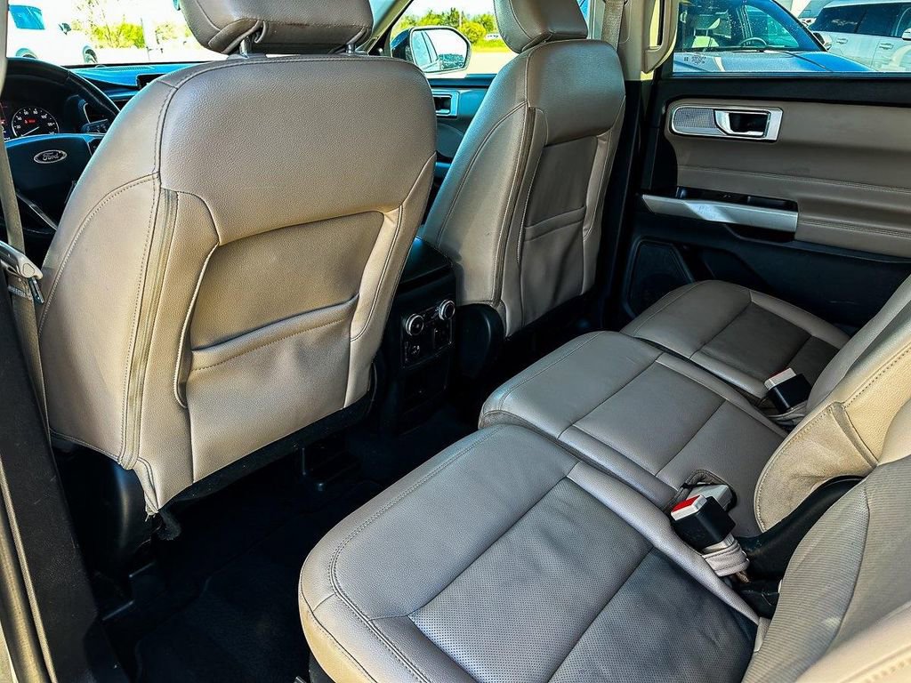 Used 2021 Ford Explorer Limited w/ Equipment Group 301A image 21