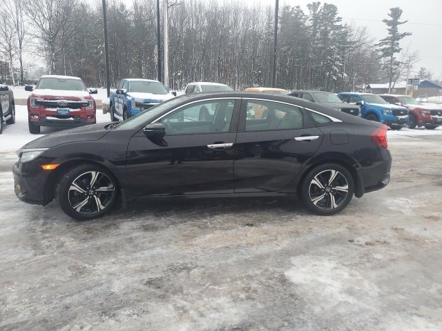 Used 2017 Honda Civic Touring image 4