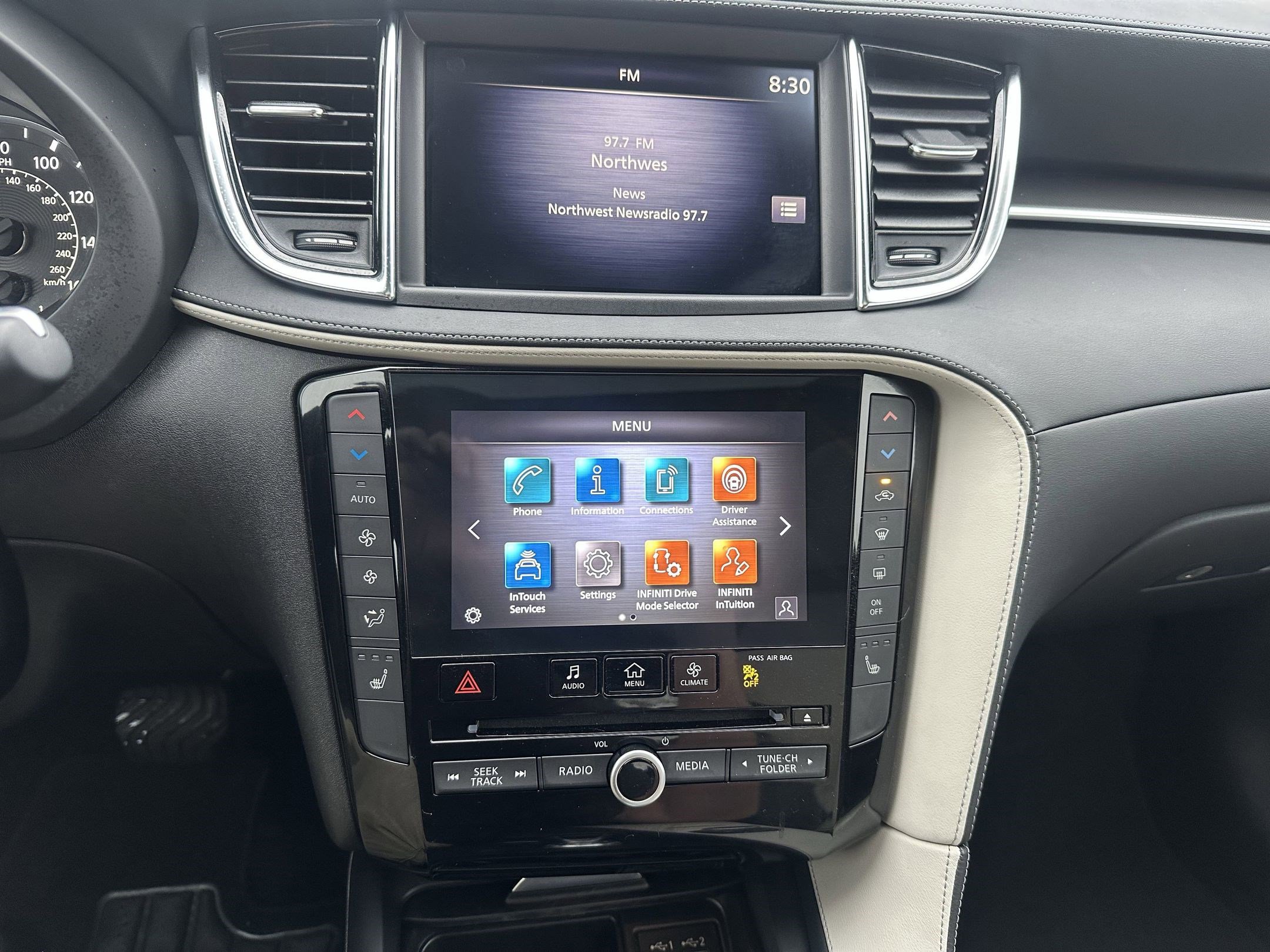 Used 2023 INFINITI QX55 Luxe w/ Cargo Package image 26