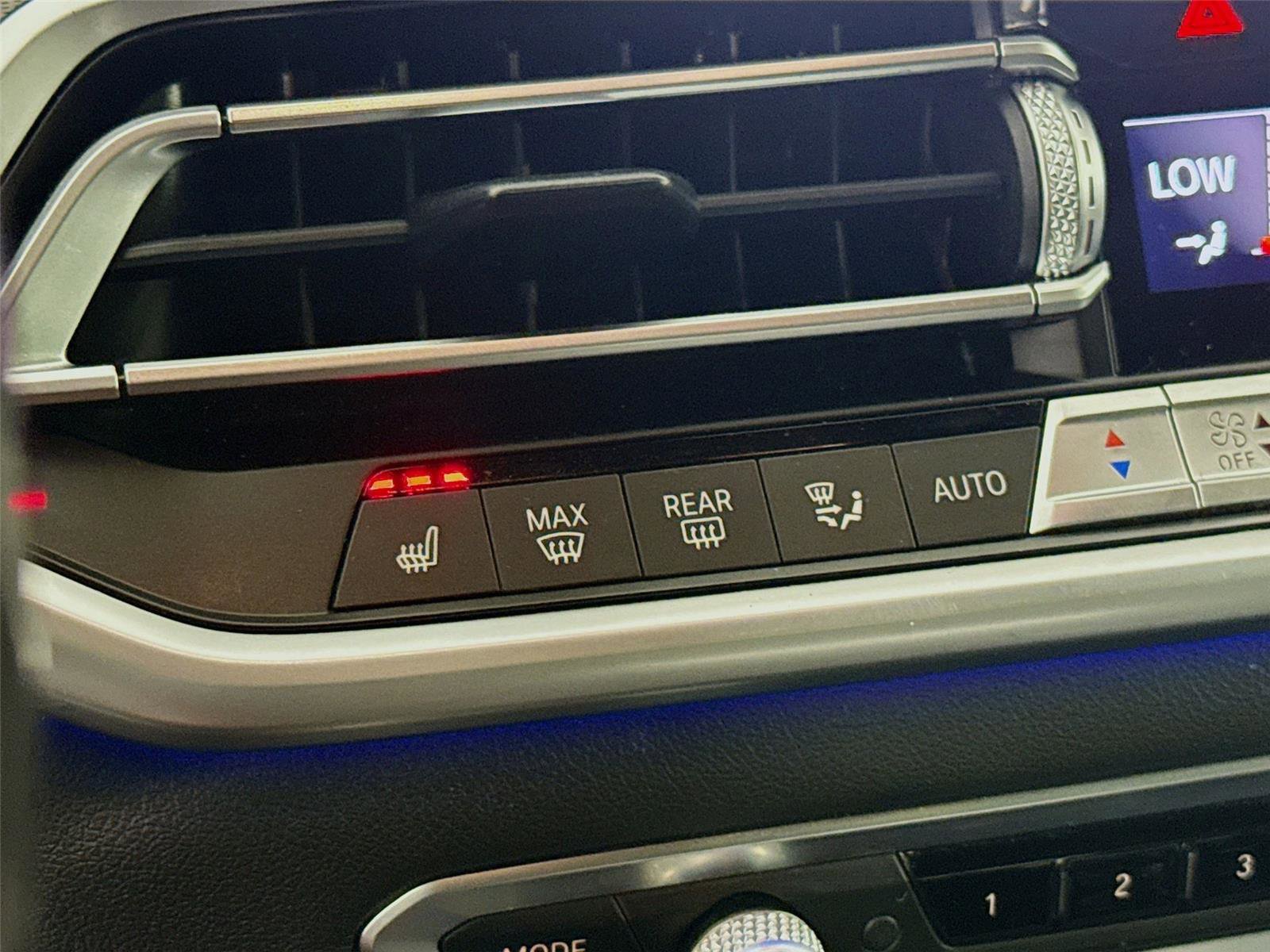 Used 2020 BMW X6 xDrive40i w/ M Sport Package image 14