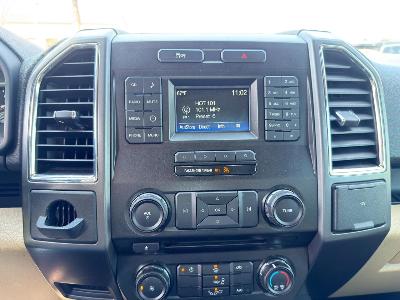 Used 2016 Ford F150 XLT RWD image 40