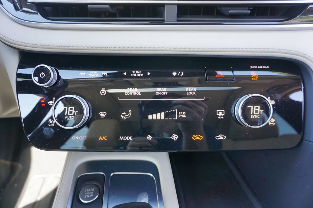 Used 2023 INFINITI QX60 Luxe w/ Performance Audio Package image 12