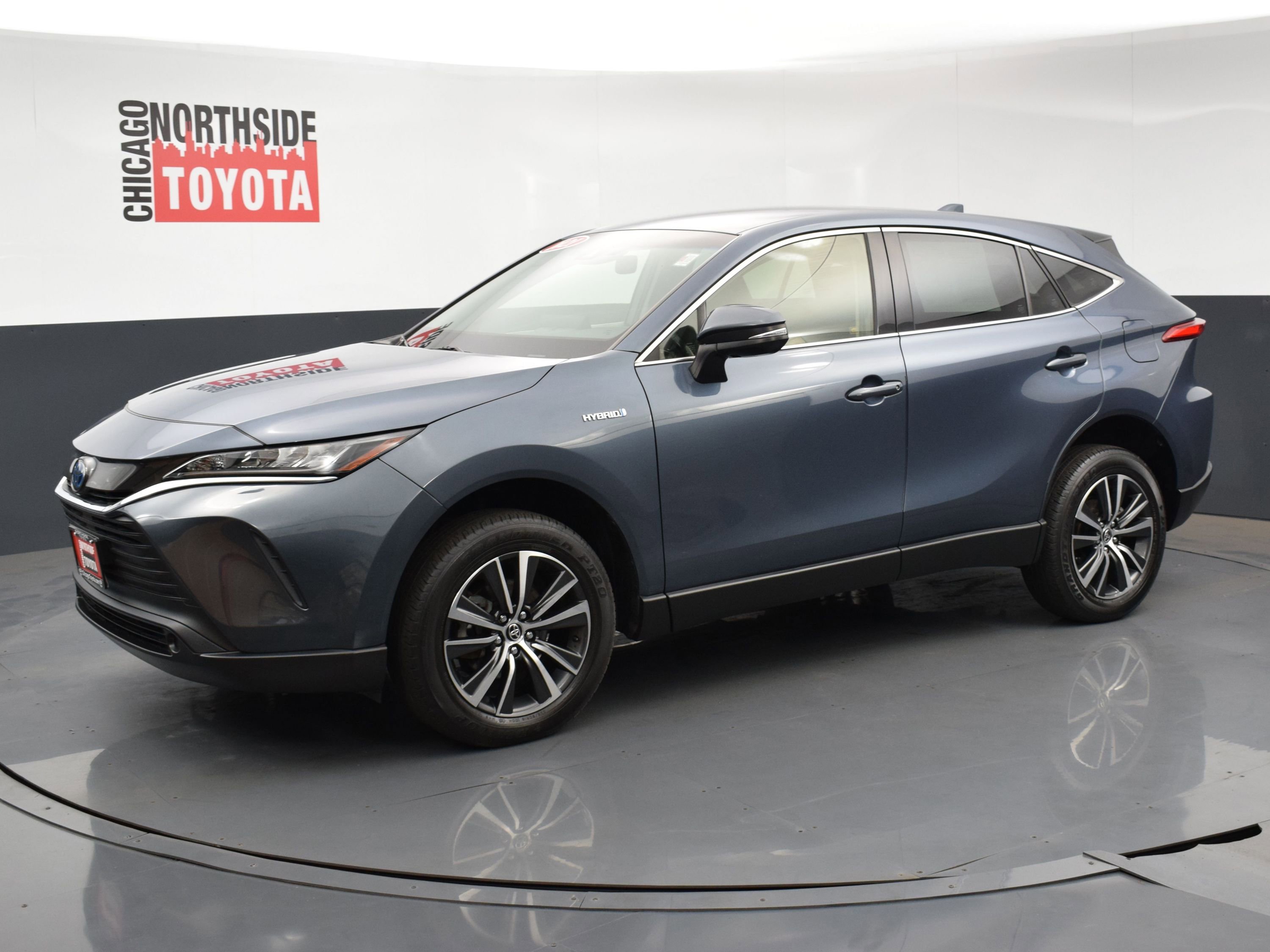 Used 2021 Toyota Venza LE image 8