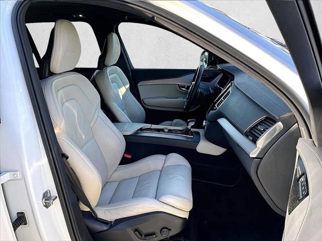 Used 2020 Volvo XC90 T5 R-Design image 9
