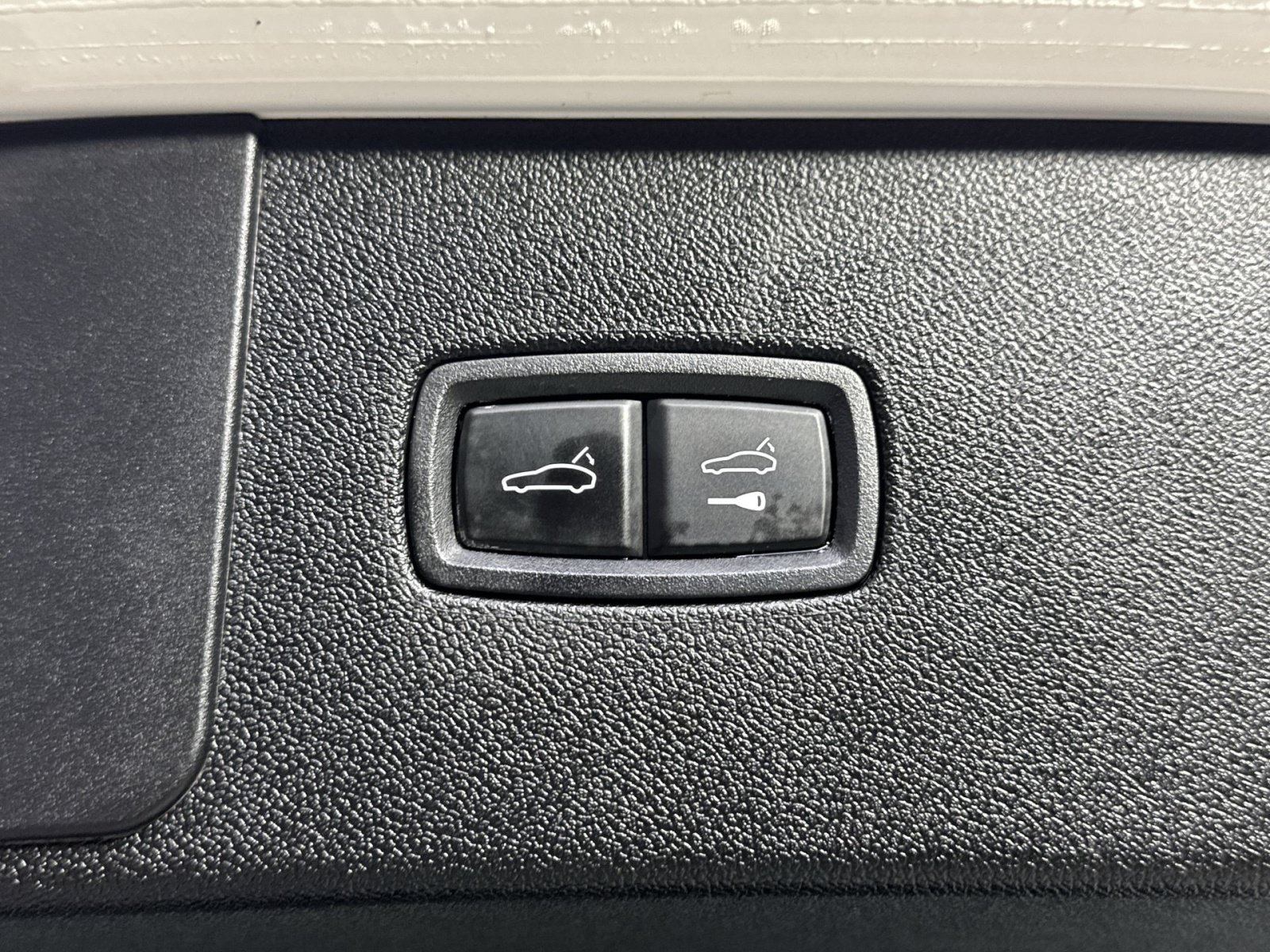 Used 2021 Porsche Cayenne E-Hybrid AWD/4WD image 39