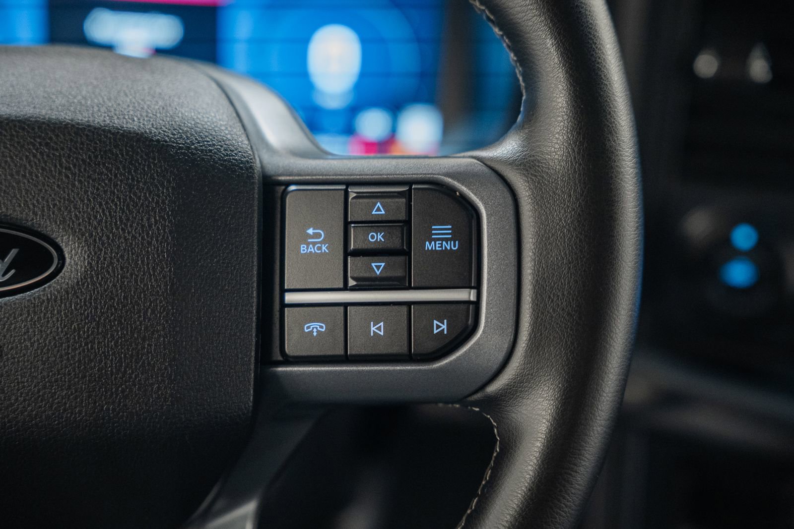 Certified 2025 Ford F150 Lariat w/ Equipment Group 502A High image 36