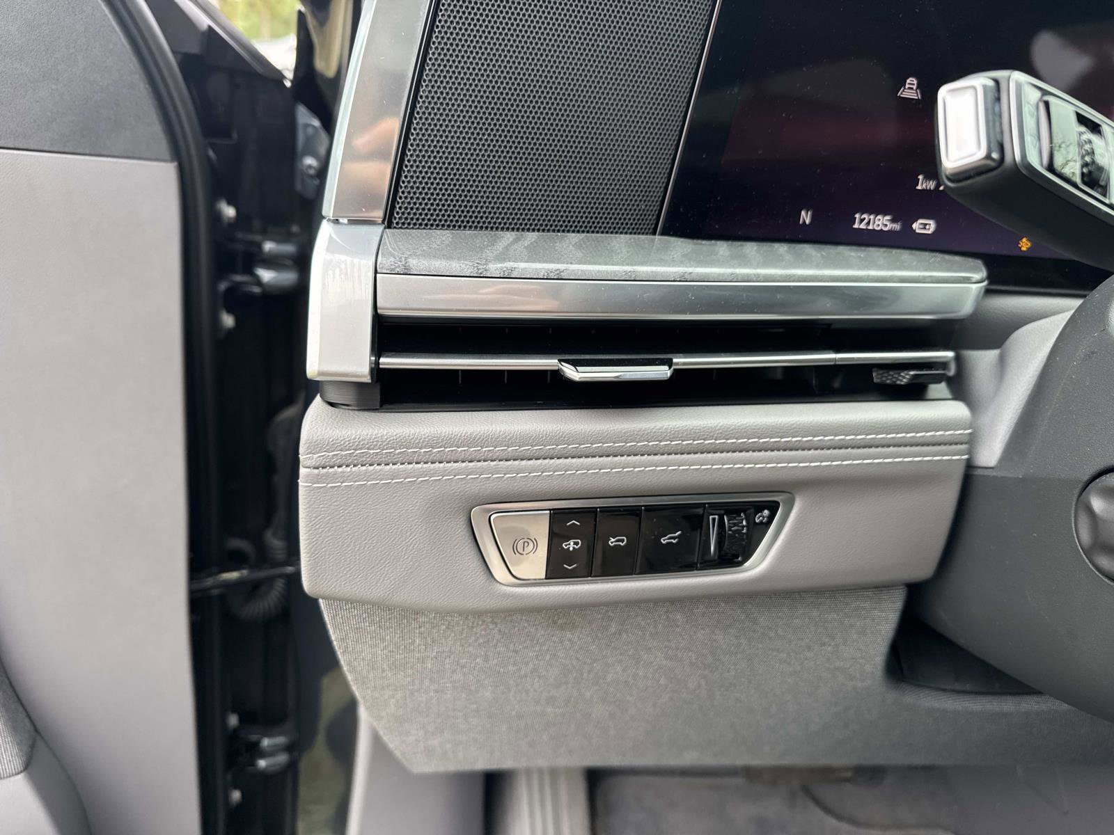 Certified 2025 Cadillac Escalade IQ Luxury 1 w/ Smart Trailering package AWD/4WD image 34