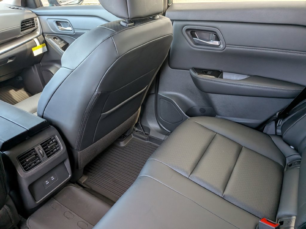 New 2026 Nissan Rogue Dark Armor AWD/4WD image 37