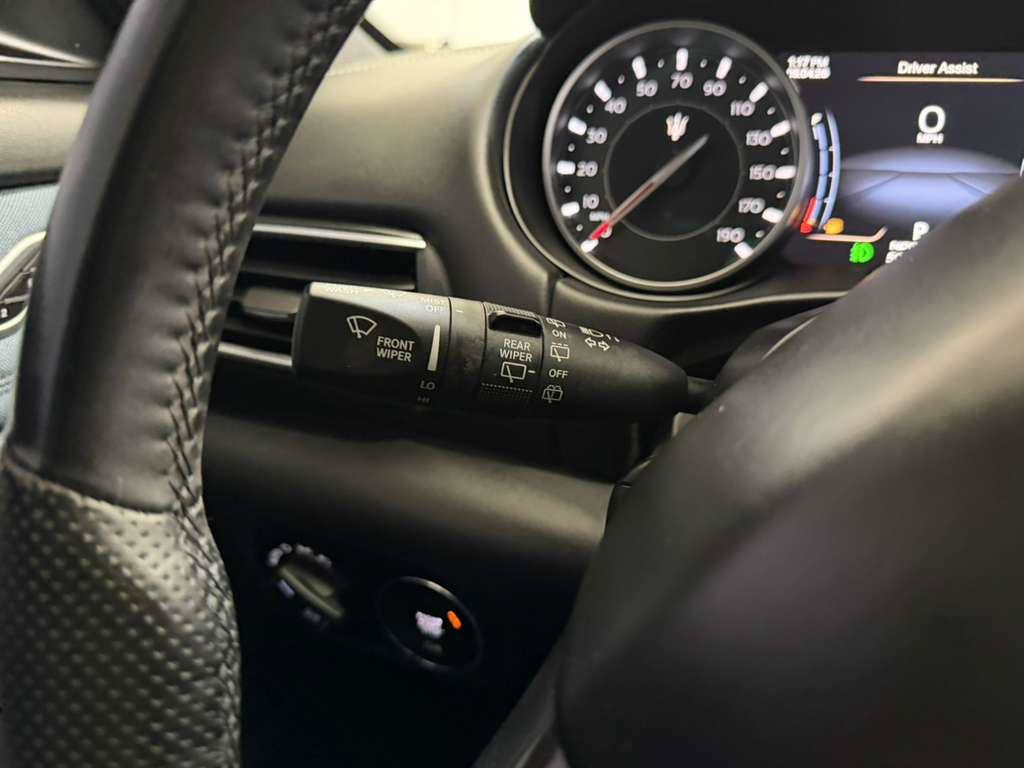 Used 2023 Maserati Levante GT AWD/4WD image 32