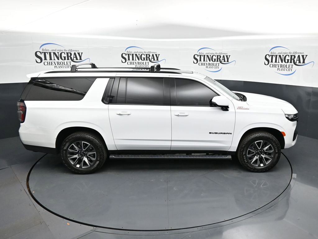 Used 2024 Chevrolet Suburban Z71 w/ Luxury Package AWD/4WD image 16
