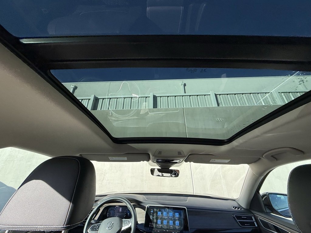 Used 2025 Volkswagen Atlas SEL image 6