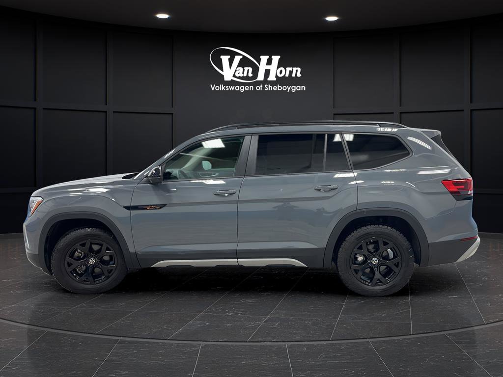 Used 2024 Volkswagen Atlas Peak Edition SEL image 4