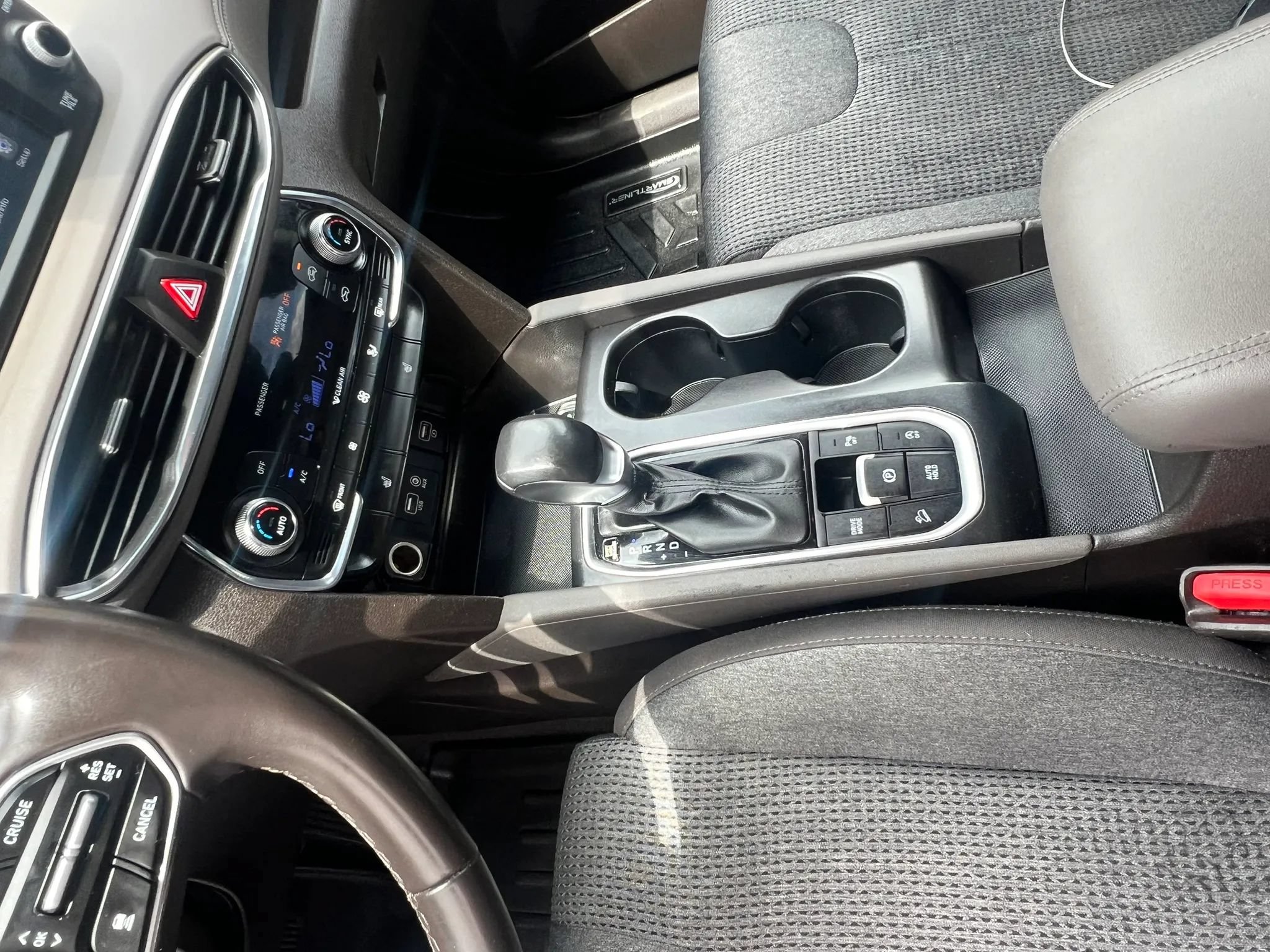 Used 2019 Hyundai Santa Fe SEL w/ Cargo Package AWD/4WD image 16