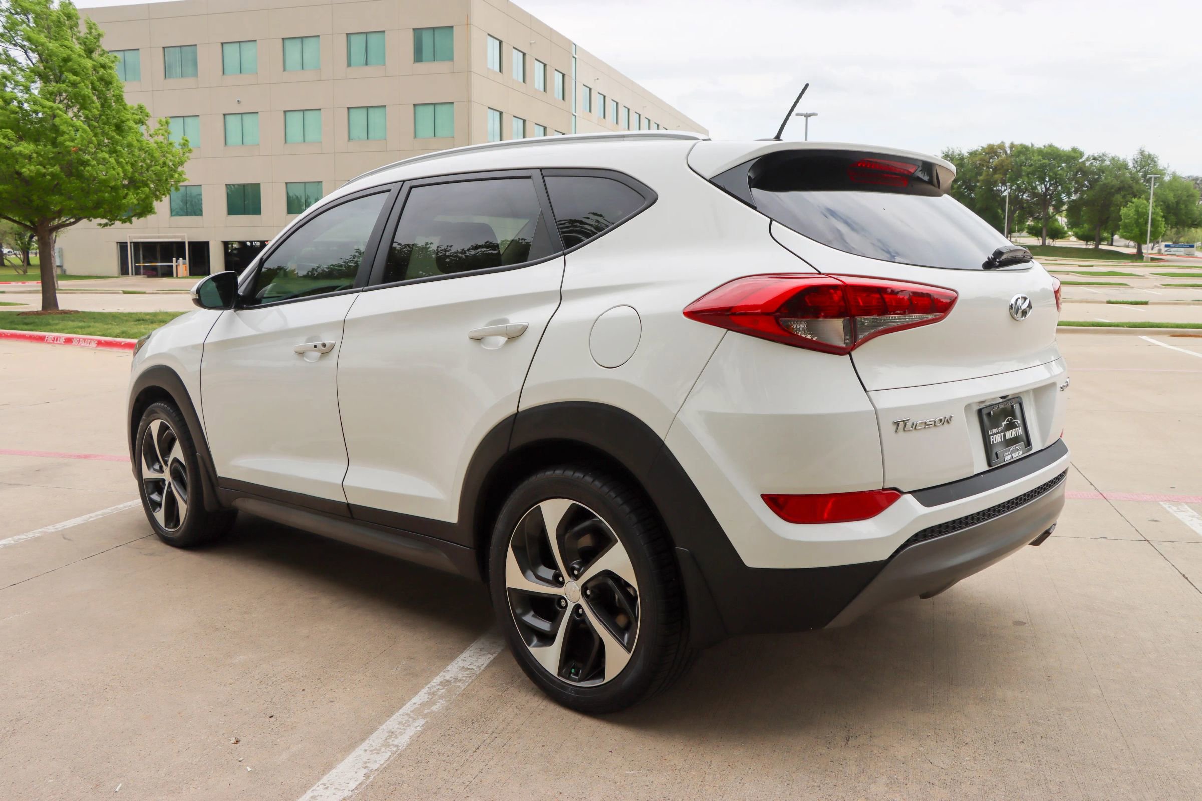 Used 2016 Hyundai Tucson Sport image 5