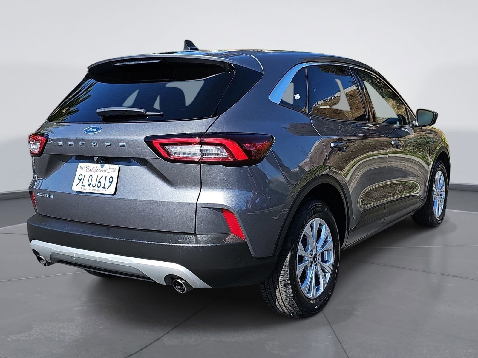 Used 2024 Ford Escape Active FWD image 3