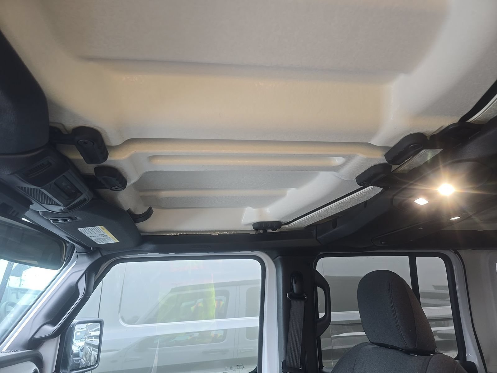 Used 2024 Jeep Wrangler Unlimited w/ Convenience Group AWD/4WD image 15
