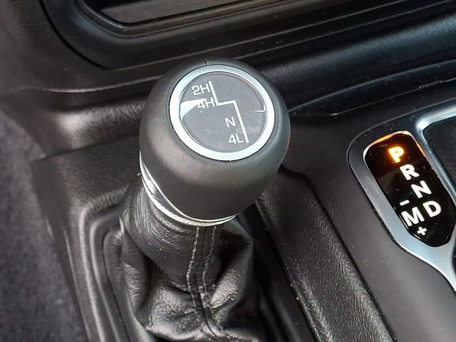 Used 2023 Jeep Wrangler Sahara image 24