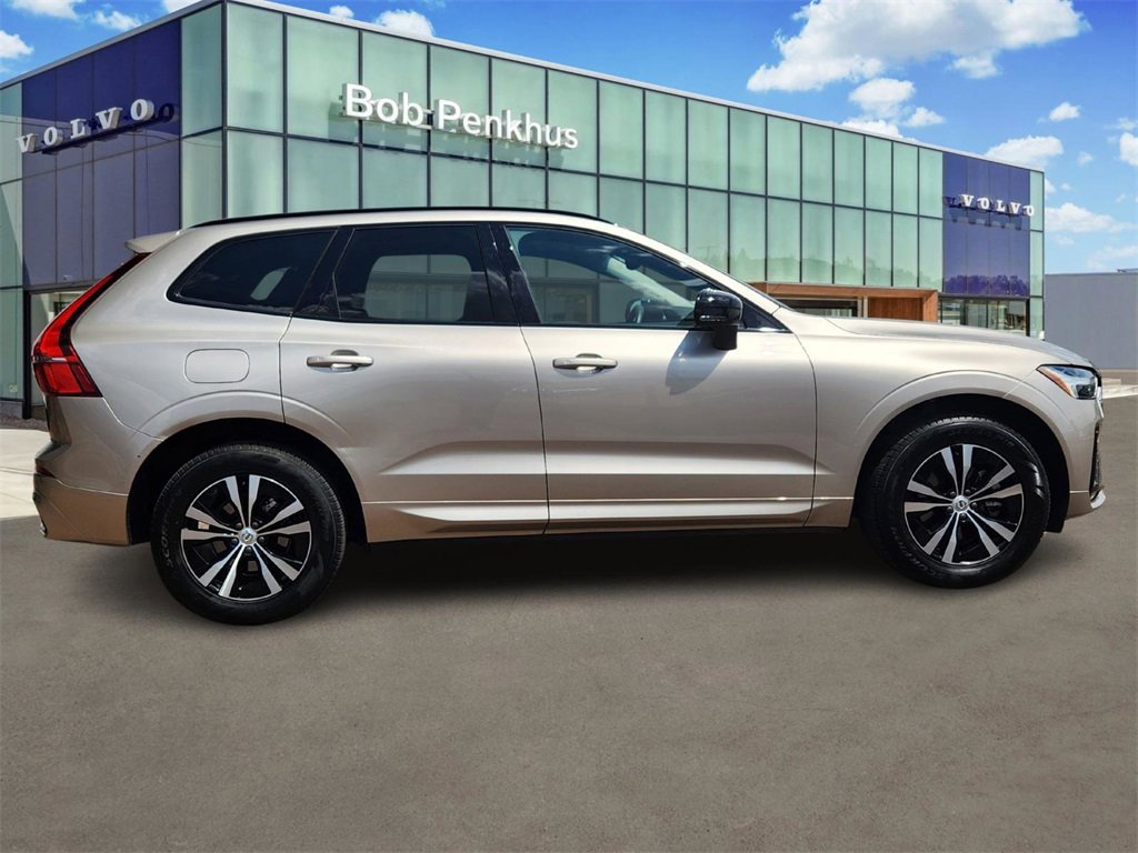 Used 2025 Volvo XC60 B5 Core image 28
