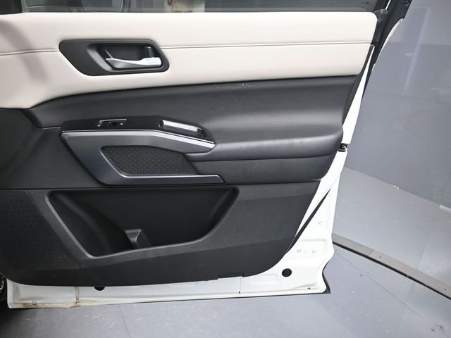 Used 2023 Nissan Pathfinder SL w/ SL Premium Package image 31