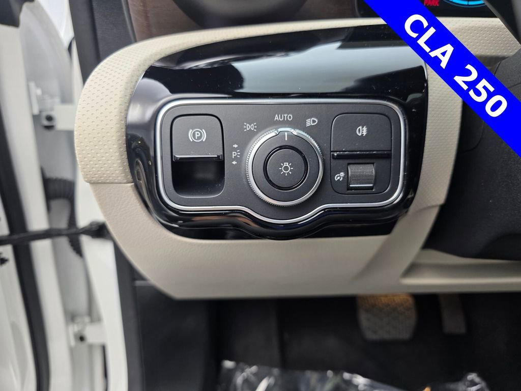 Used 2023 Mercedes-Benz CLA 250 image 25