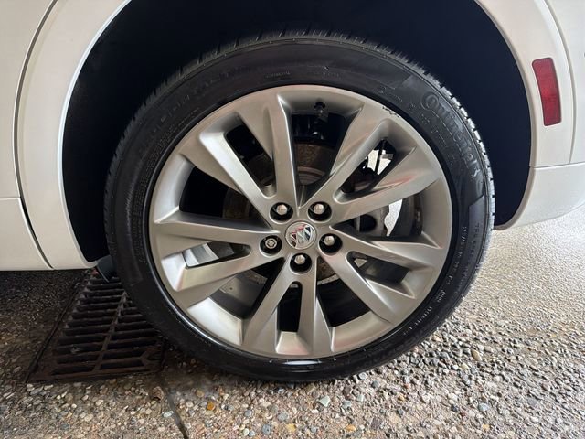 Used 2022 Buick Envision Avenir w/ Technology Package II image 10