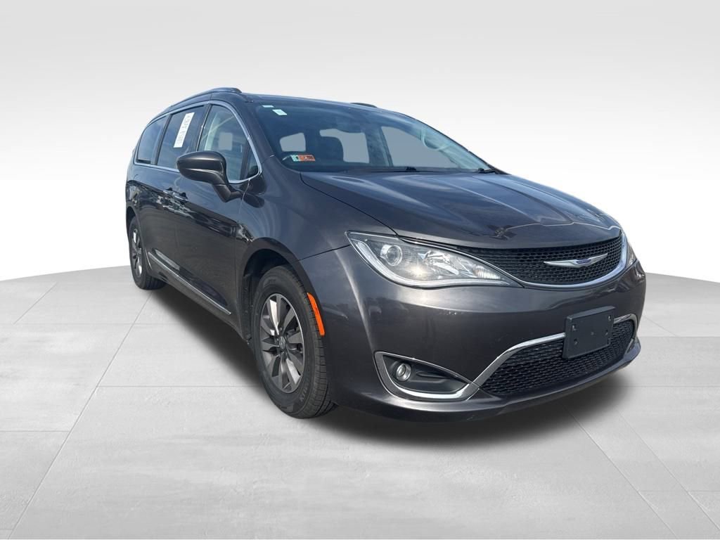 Used 2020 Chrysler Pacifica Touring-L Plus image 3