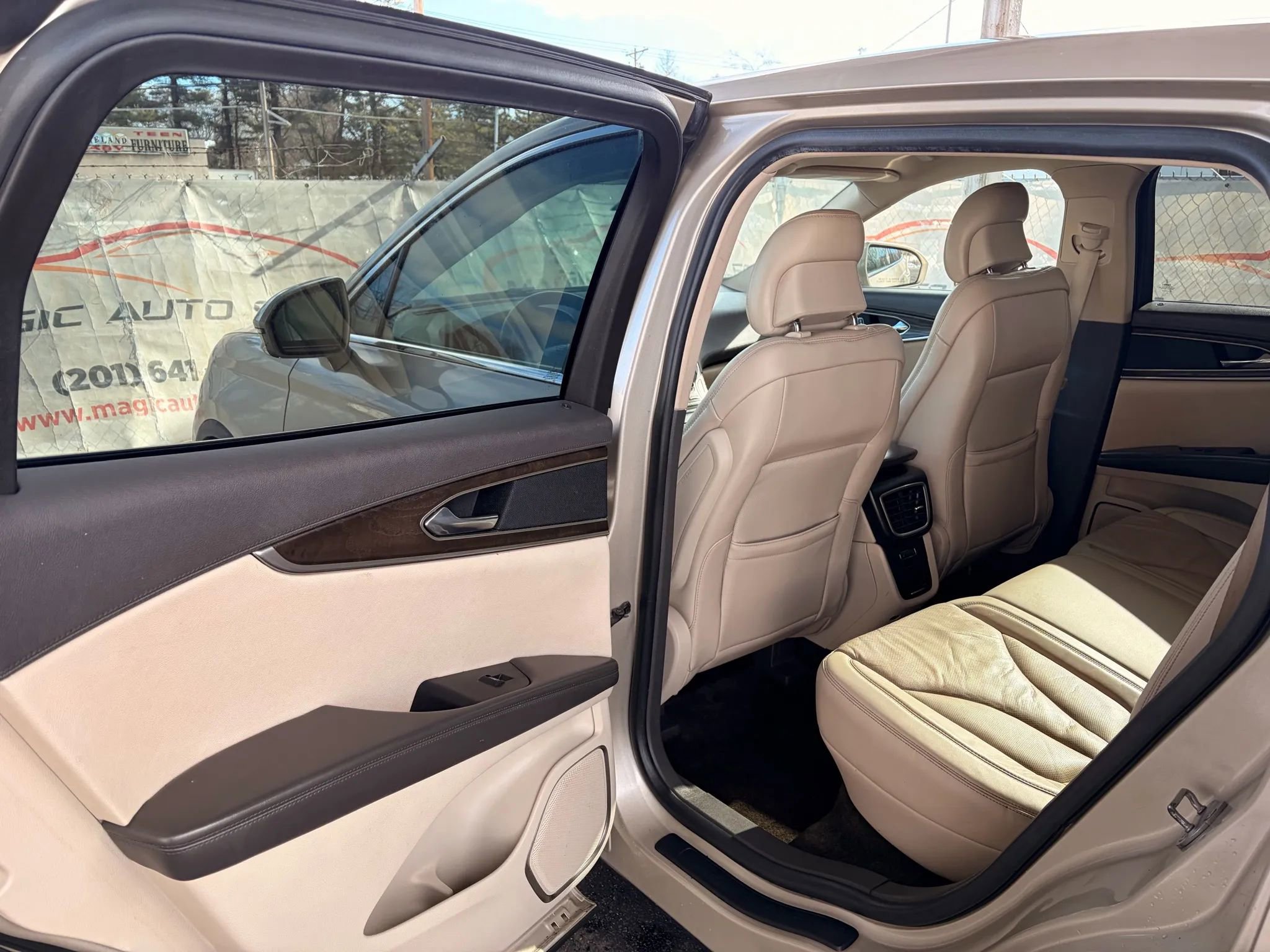 Used 2017 Lincoln MKX Reserve w/ Lincoln MKX Climate Package image 67