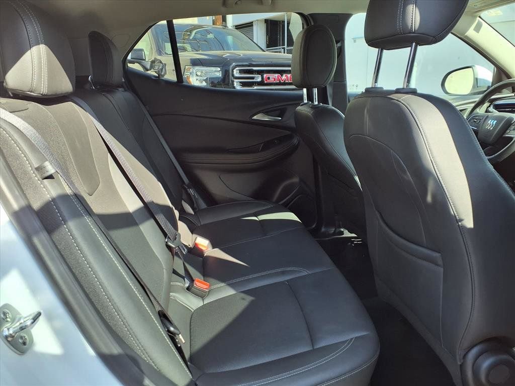 Used 2024 Buick Encore GX Sport Touring image 7
