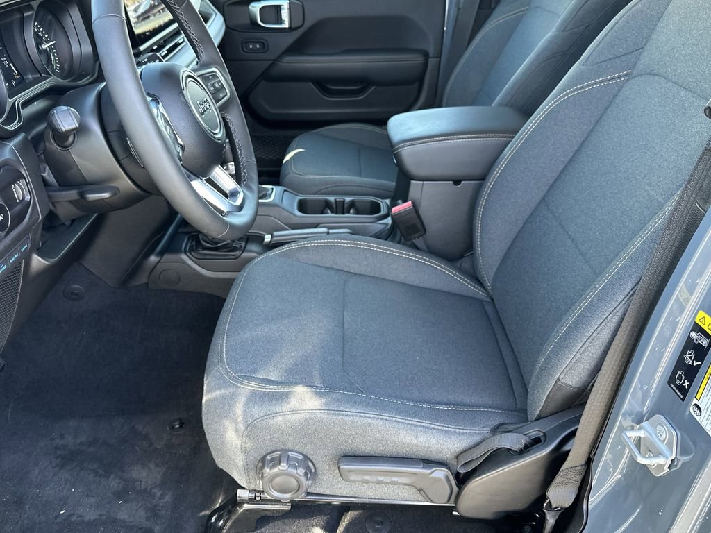 Certified 2025 Jeep Wrangler Unlimited Sahara image 14