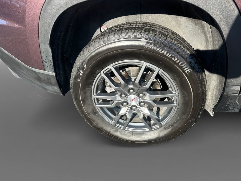 Used 2025 GMC Acadia Elevation image 10