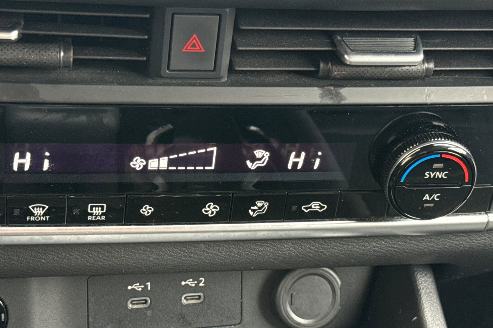 Used 2024 Nissan Rogue SV image 30