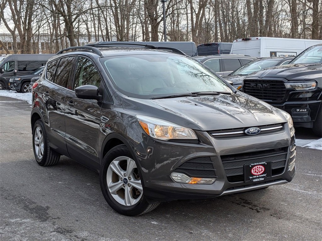 Used 2015 Ford Escape SE w/ Equipment Group 201A image 1