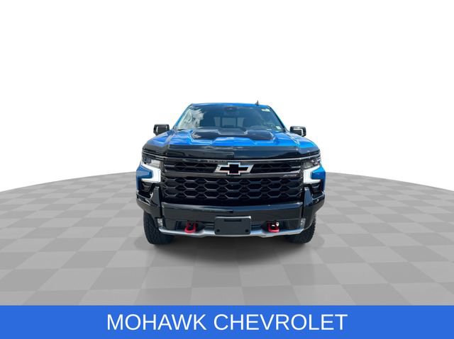 Used 2023 Chevrolet Silverado 1500 ZR2 AWD/4WD image 3