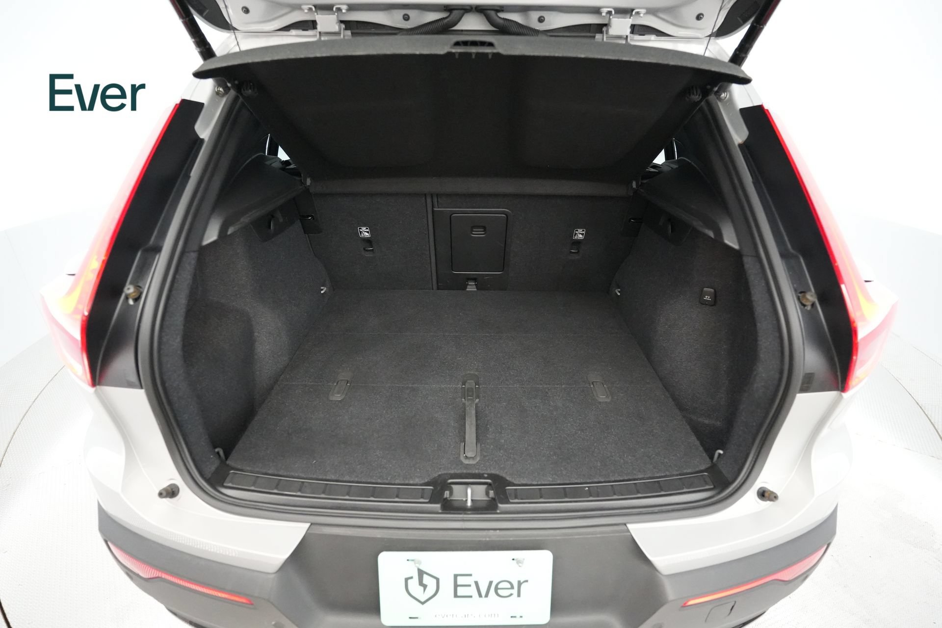 Used 2023 Volvo XC40 Recharge Plus AWD/4WD image 8