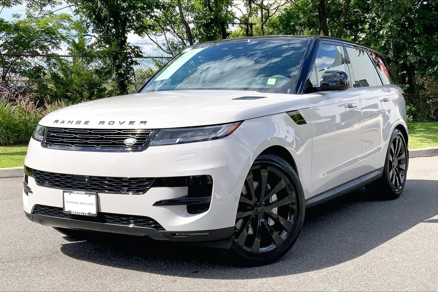 Certified 2026 Land Rover Range Rover Sport SE AWD/4WD image 1