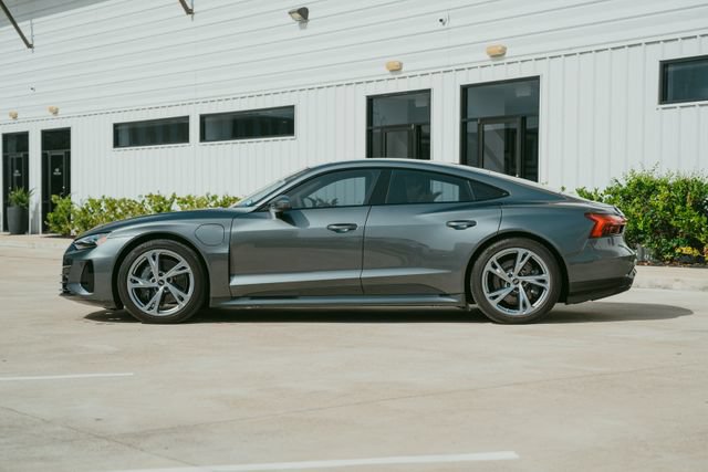 Used 2022 Audi e-tron GT Premium Plus AWD/4WD image 2