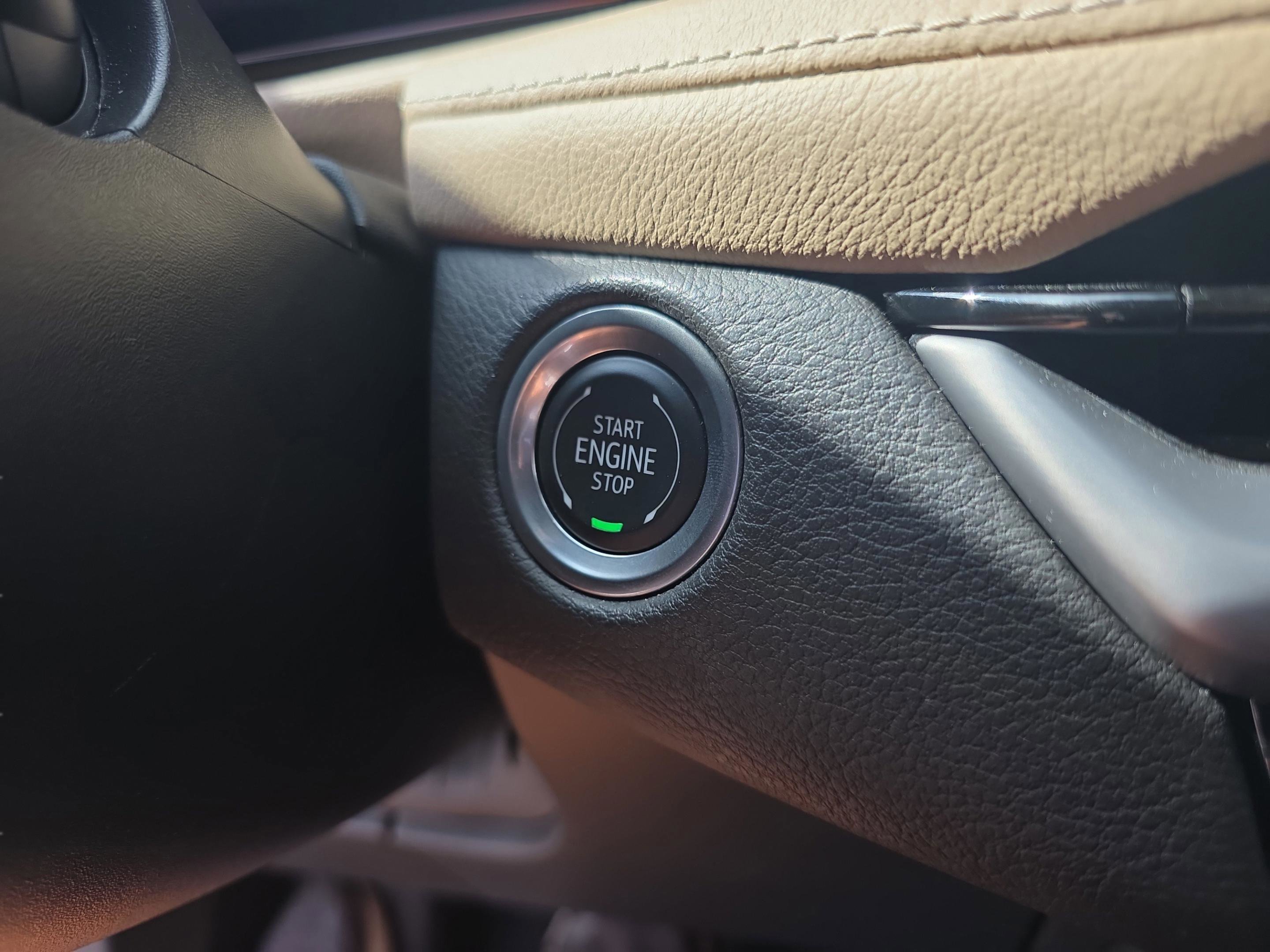 Used 2025 Cadillac XT4 Premium Luxury w/ Cold Weather Package FWD image 20